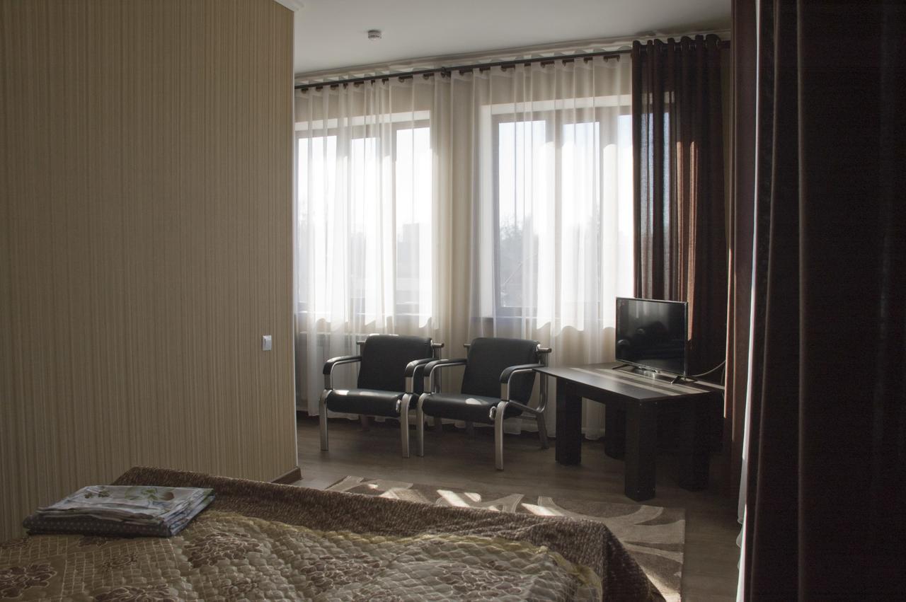 Hotel Akmaral Karakol Esterno foto